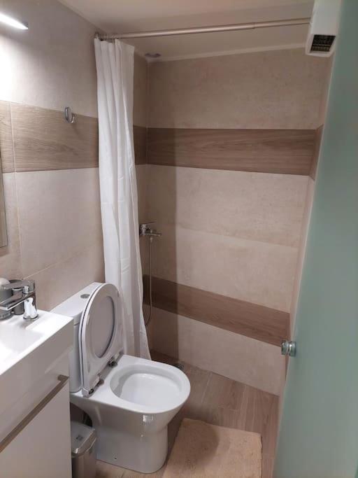 Cozy, Sunbathed, 30M2 Apartment Athena Bagian luar foto