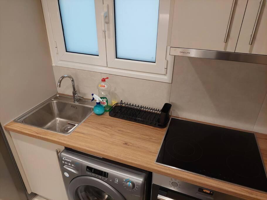 Cozy, Sunbathed, 30M2 Apartment Athena Bagian luar foto